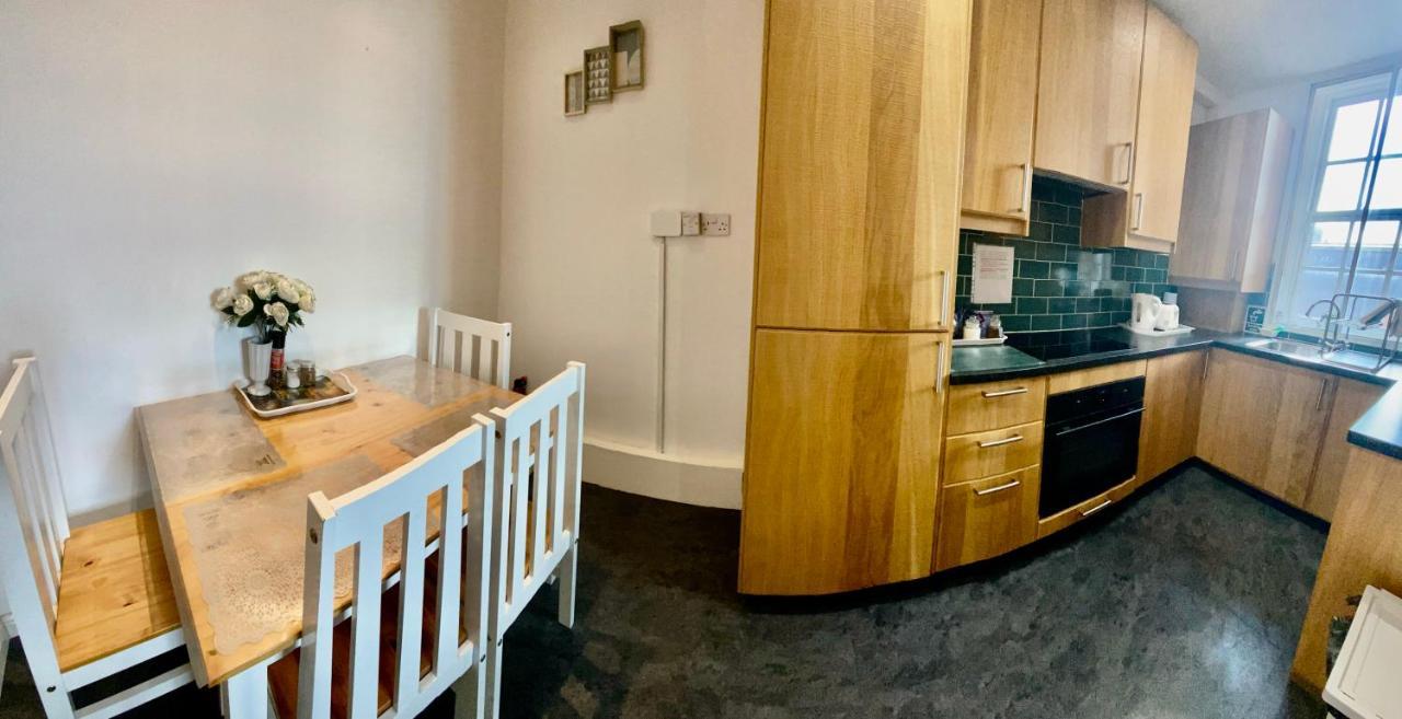 Old Town View Apartment Edinburgh Dış mekan fotoğraf