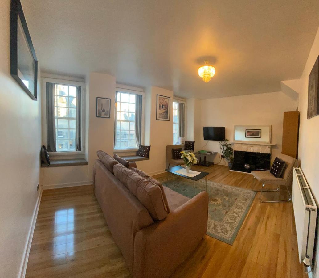 Old Town View Apartment Edinburgh Dış mekan fotoğraf