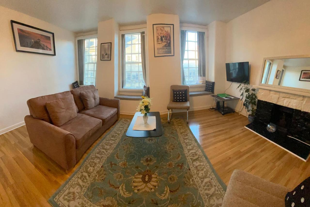 Old Town View Apartment Edinburgh Dış mekan fotoğraf